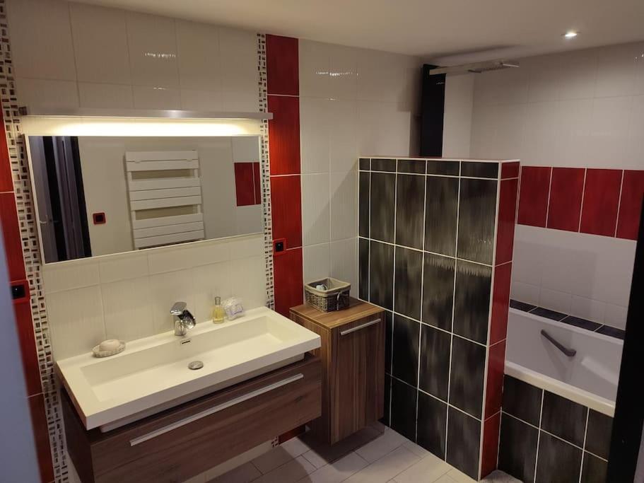 Apartament Grand T2 Lumineux Viarme/Talensac Avec Parking Nantes Zewnętrze zdjęcie